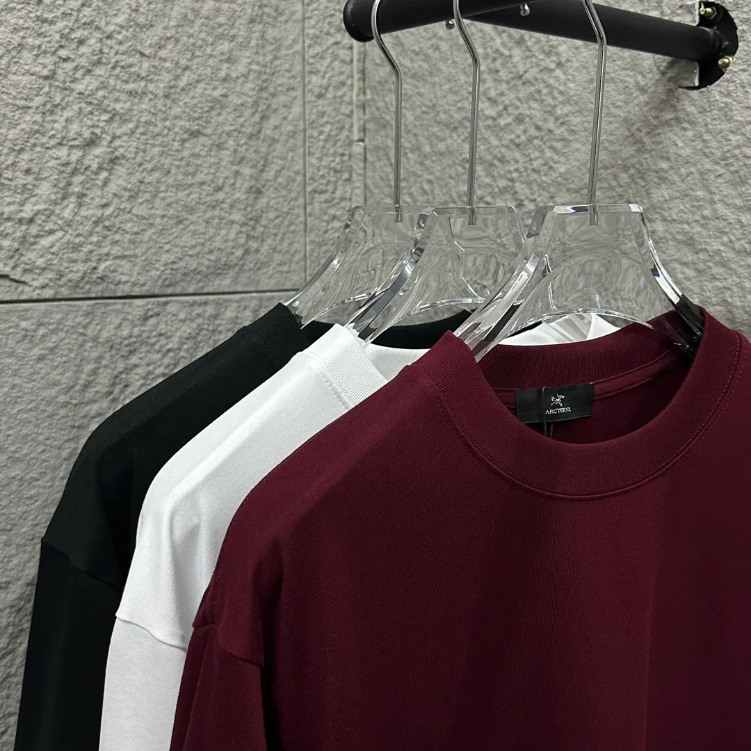 ARC'TERYX* * 2025 New Arrival Classic logo T Same Style ：Black White Size： S （90-130 ） M （120-150 ） L （140-165 ） XL （160-180 ） XXL （180 ）